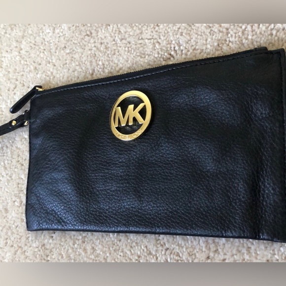 Michael Kors Fulton Clutch/Wristlet - Black with gold accents - Picture 3 of 12